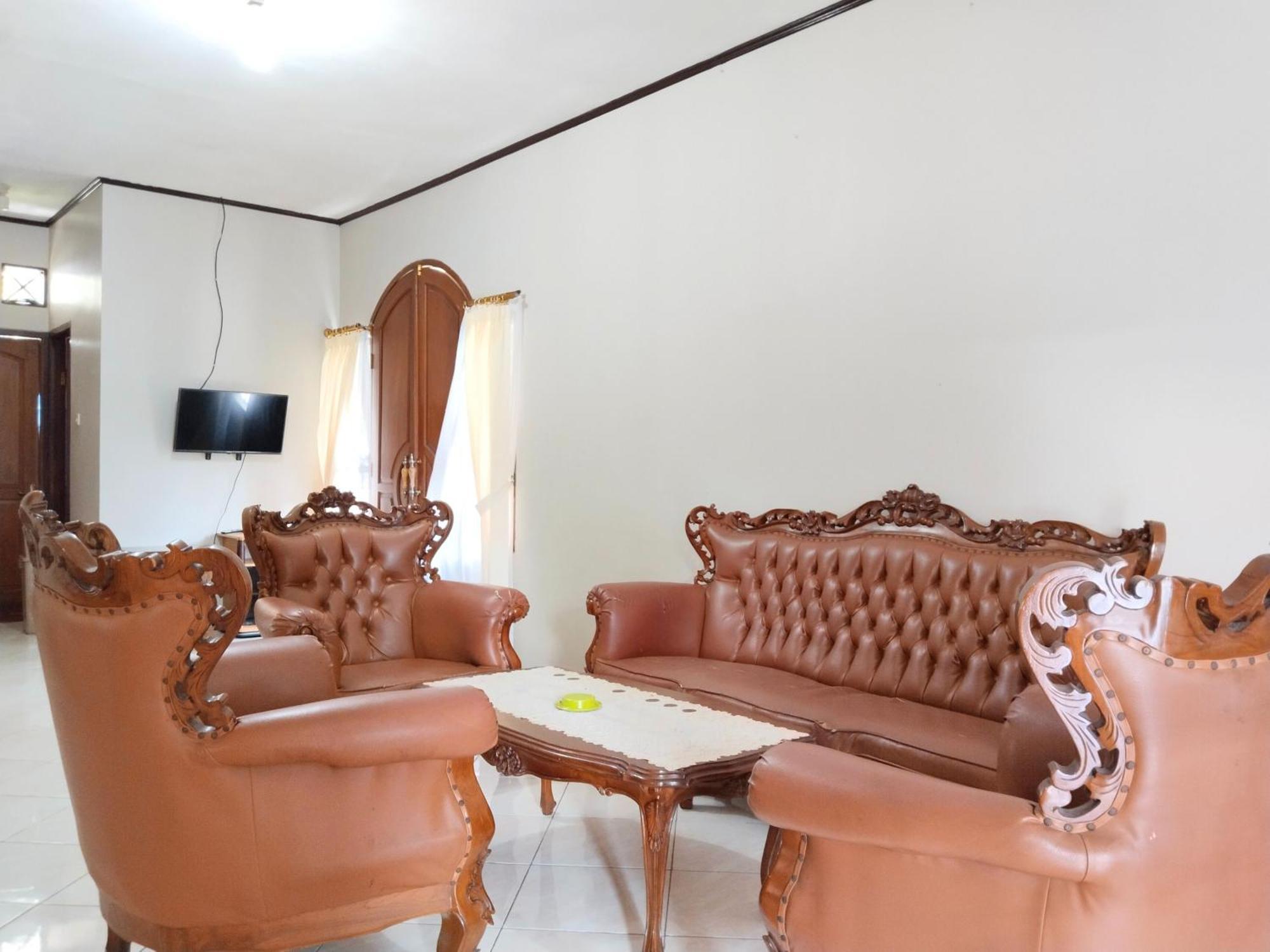Villa Yustisia Curug 7 Cilember Cisarua Extérieur photo