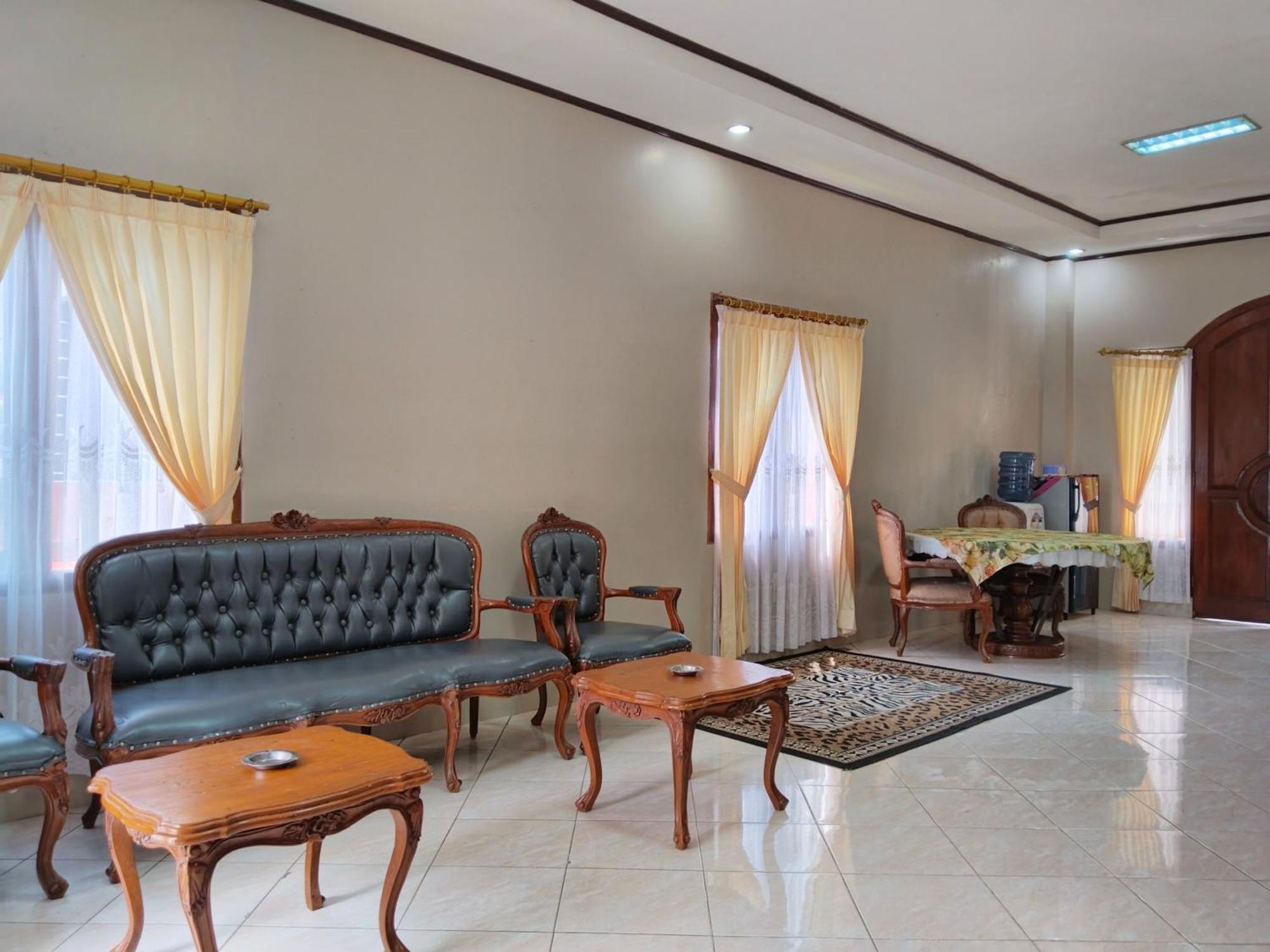 Villa Yustisia Curug 7 Cilember Cisarua Extérieur photo