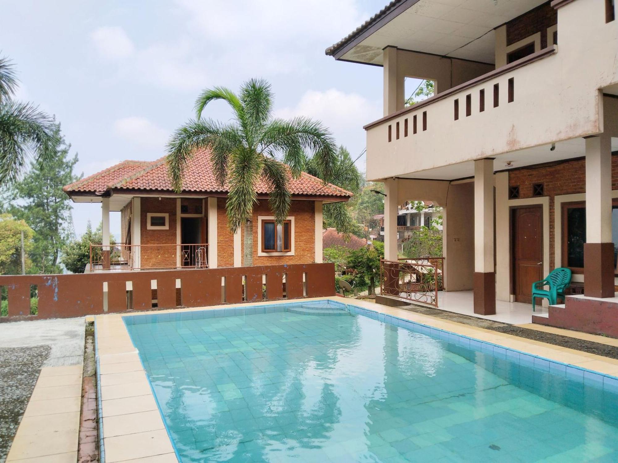 Villa Yustisia Curug 7 Cilember Cisarua Extérieur photo