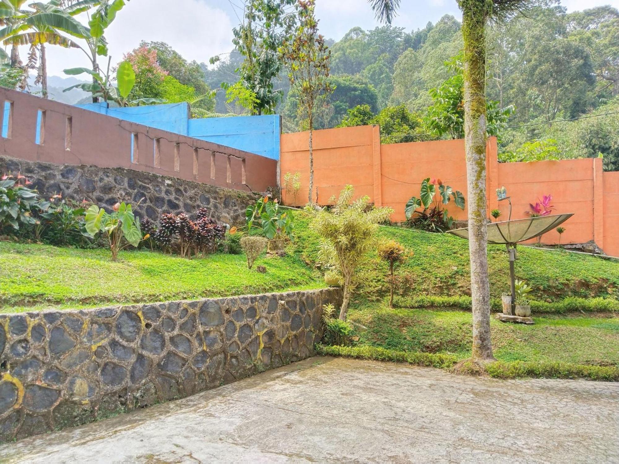 Villa Yustisia Curug 7 Cilember Cisarua Extérieur photo