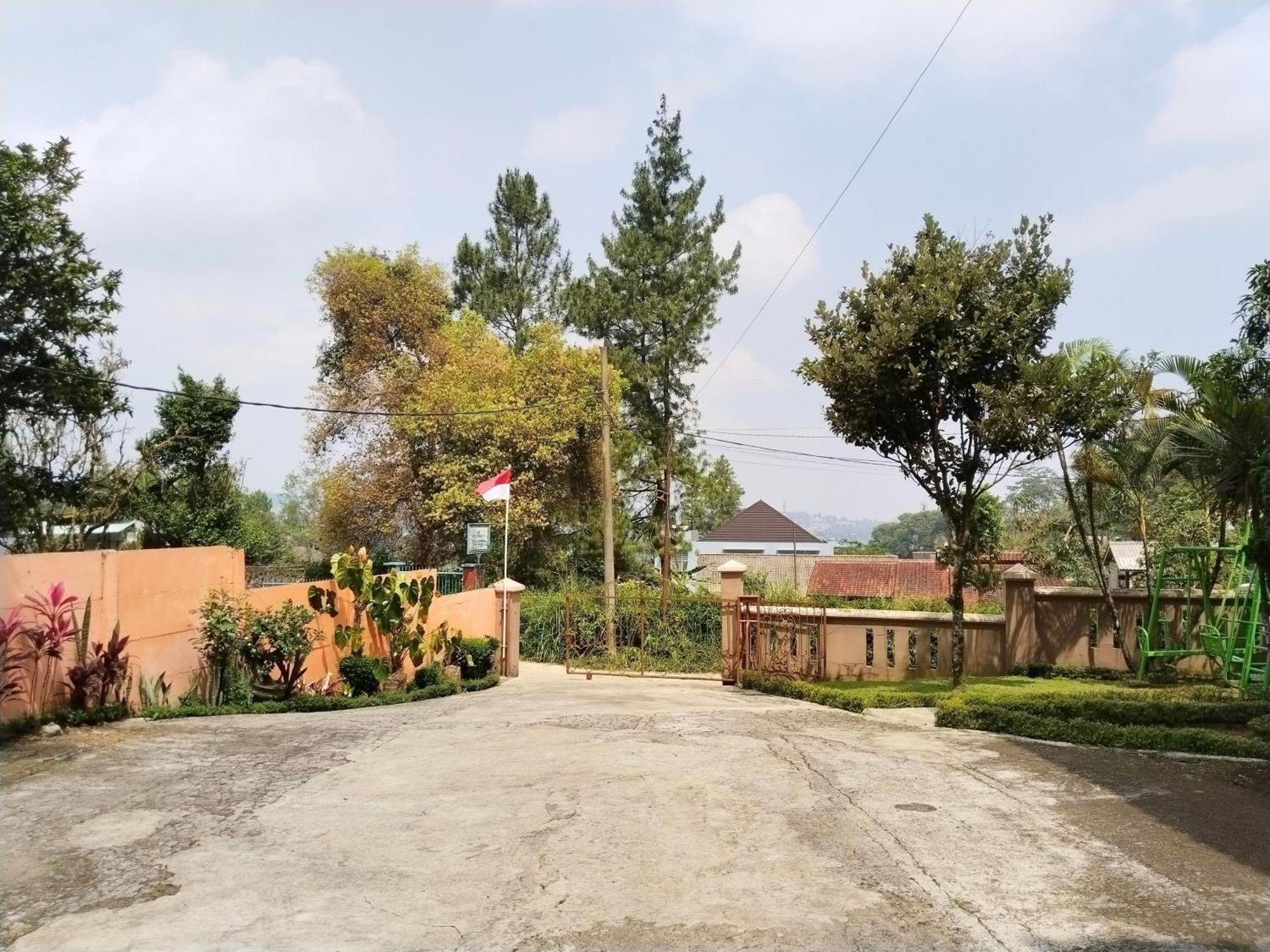 Villa Yustisia Curug 7 Cilember Cisarua Extérieur photo