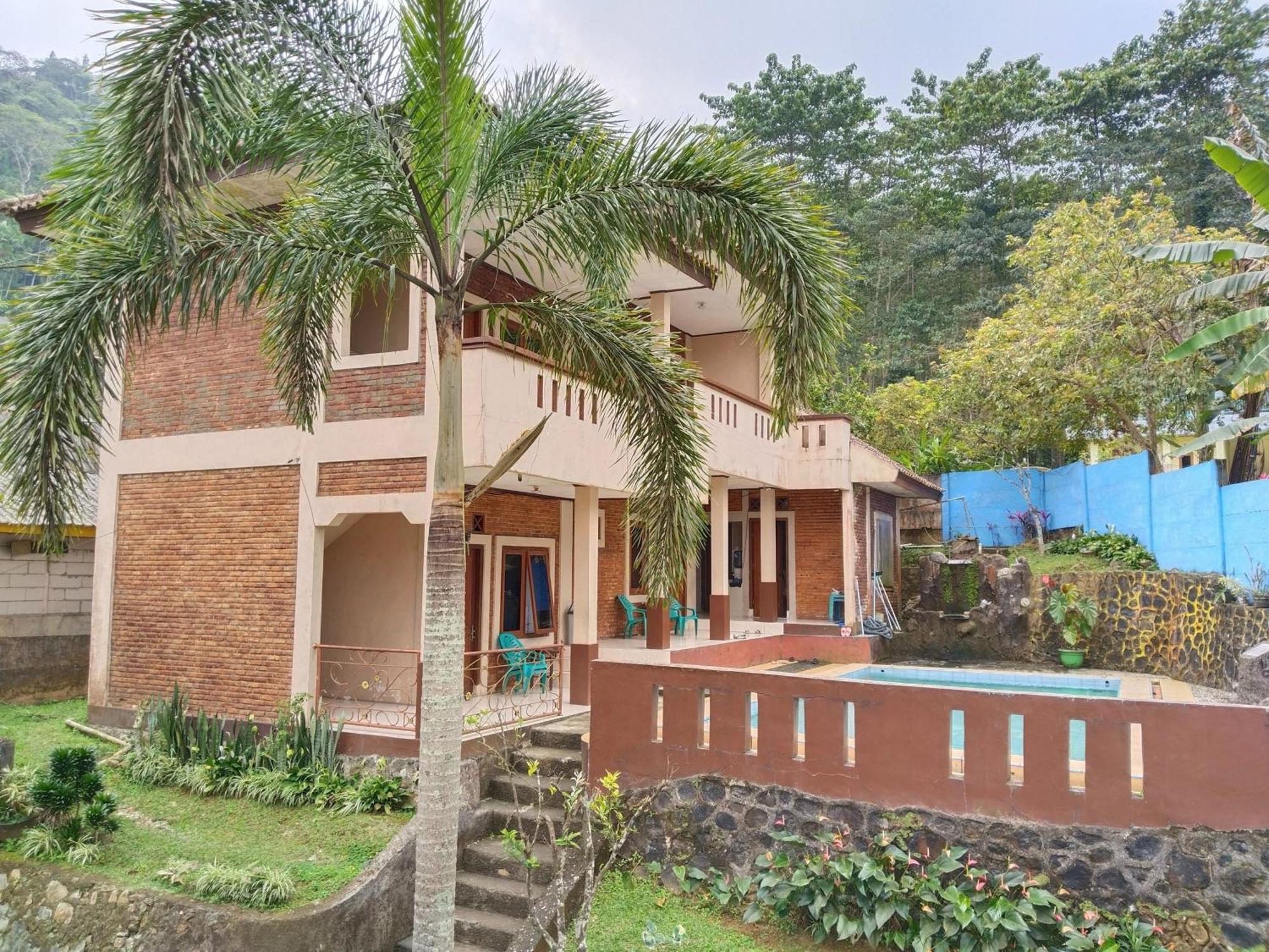 Villa Yustisia Curug 7 Cilember Cisarua Extérieur photo