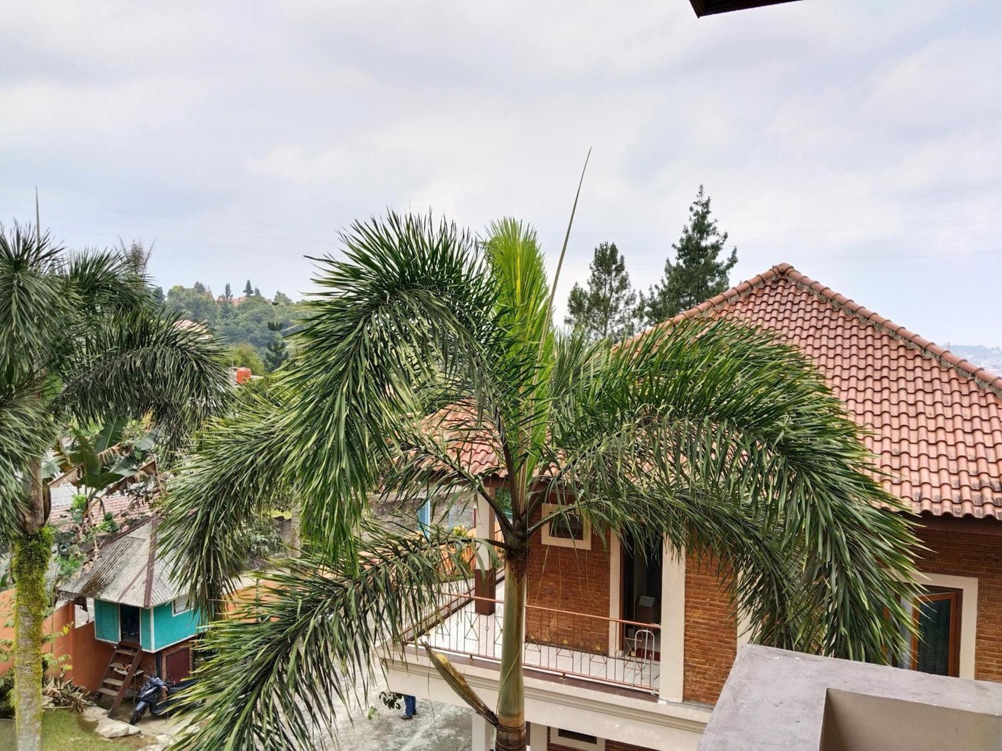 Villa Yustisia Curug 7 Cilember Cisarua Extérieur photo